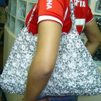 Bolsa com lacres de latinha